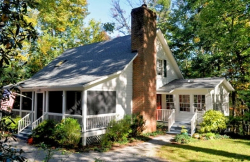 Saluda Vacation Rentals Cottage 2Bedroom, 2Bath Cottage Ideal for