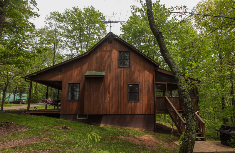 Logan Vacation Rentals Cabin A Log Cabin in Logan, Ohio RAL
