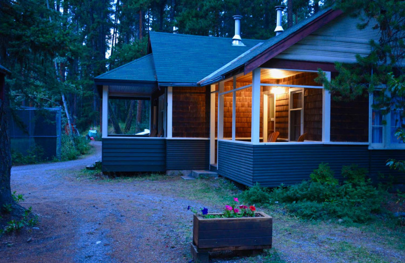 Johnston Canyon Lodge & Bungalows (Banff, Alberta) Resort Reviews