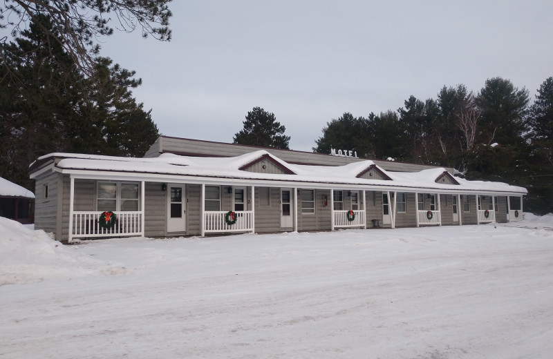 Riverdale Motel & Resort (Eagle River, WI) Resort Reviews
