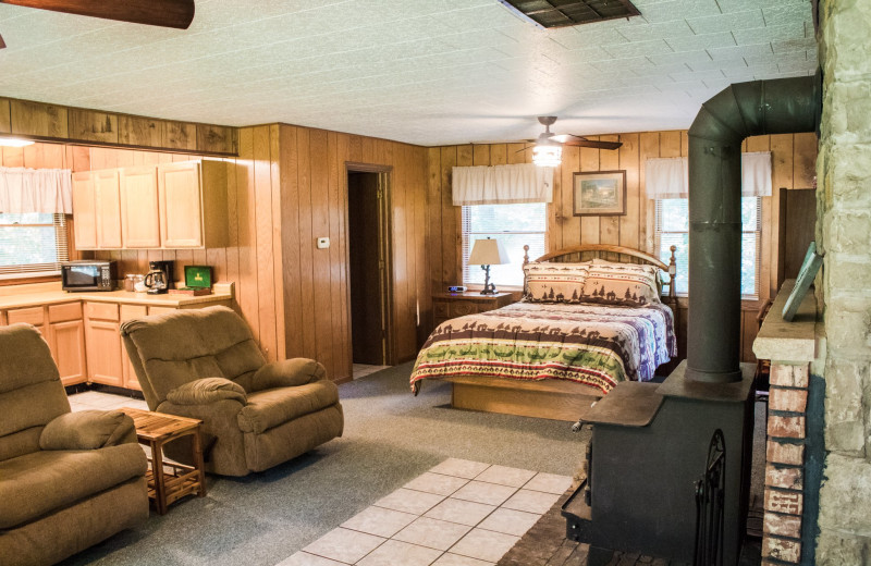 Kishauwaus Starved Rock Area Cabins (Tonica, IL) Resort Reviews