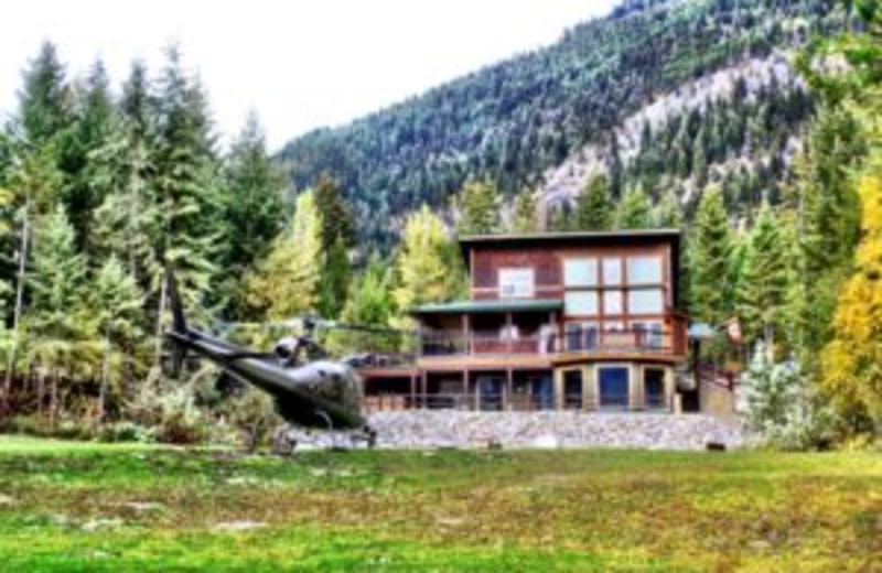 Cedar House Restaurant & Chalets (Golden, British Columbia) Resort