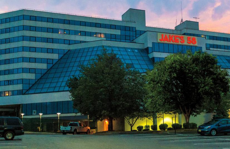 Jake's 58 Casino Hotel (Islandia, NY) Resort Reviews