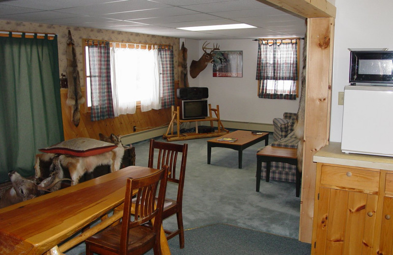 Black Arrow Lodge (Eustis, ME) Resort Reviews