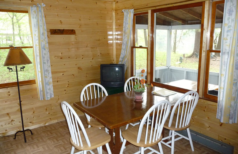 The Elms Waterfront Cottages (Lake Luzerne, NY) Resort Reviews