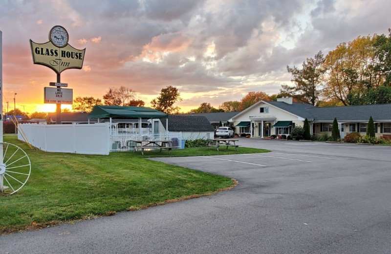 Glass House Inn (Erie, PA) Resort Reviews