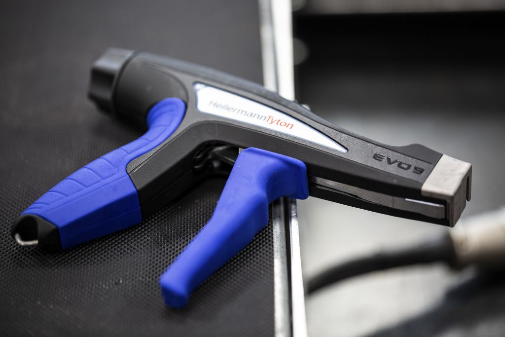 HellermannTyton Cable Tie Gun, 13mm Capacity RS Components Vietnam