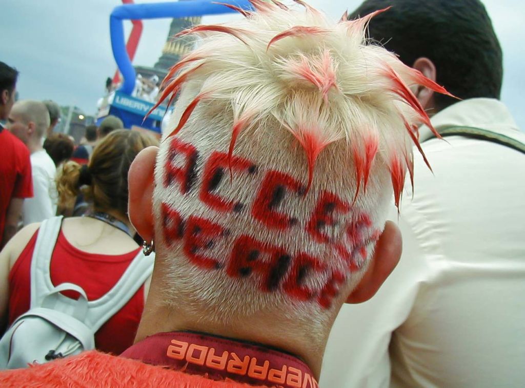 15 photos that show how unbelievable Berlin’s Love Parade really was