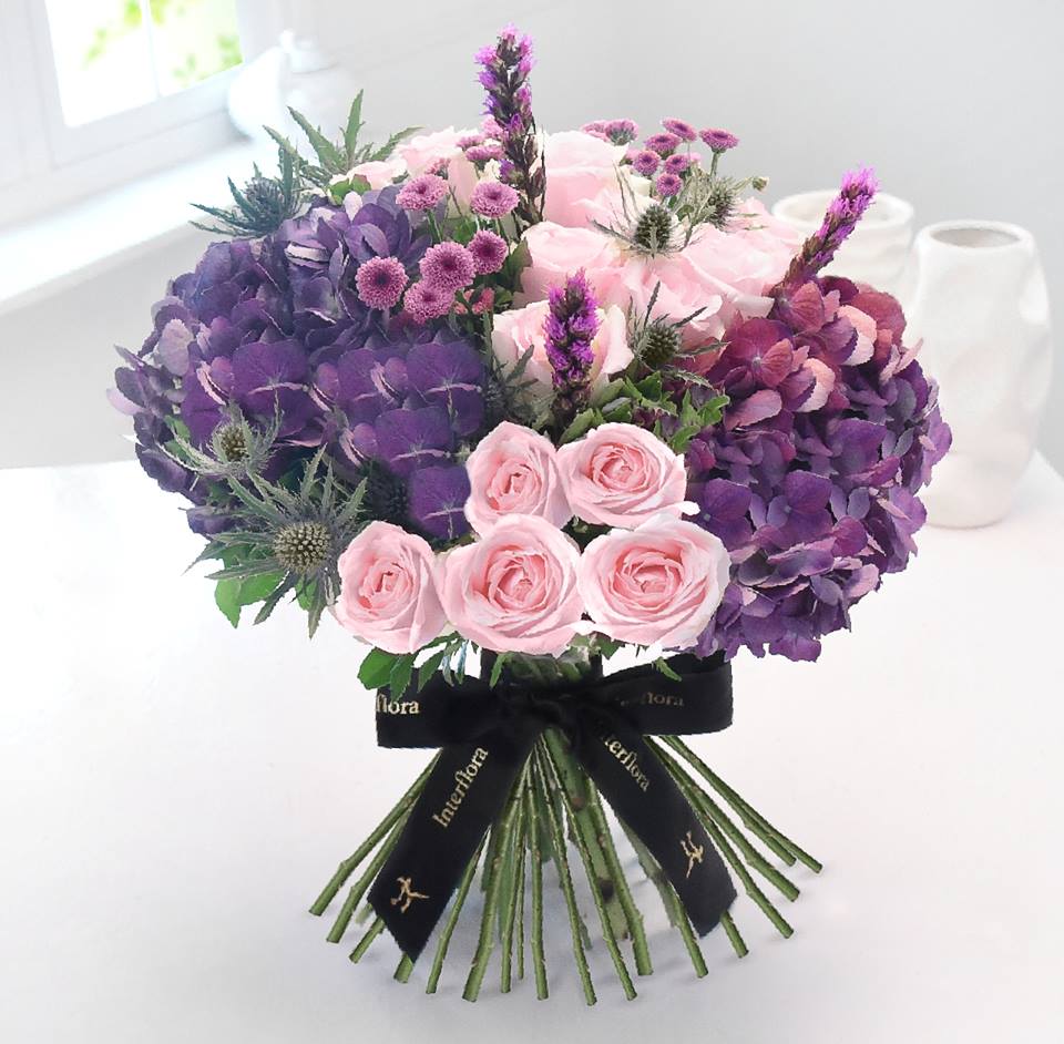 Interflora Virtual Flower Arranging / It is a stylish and modern twist