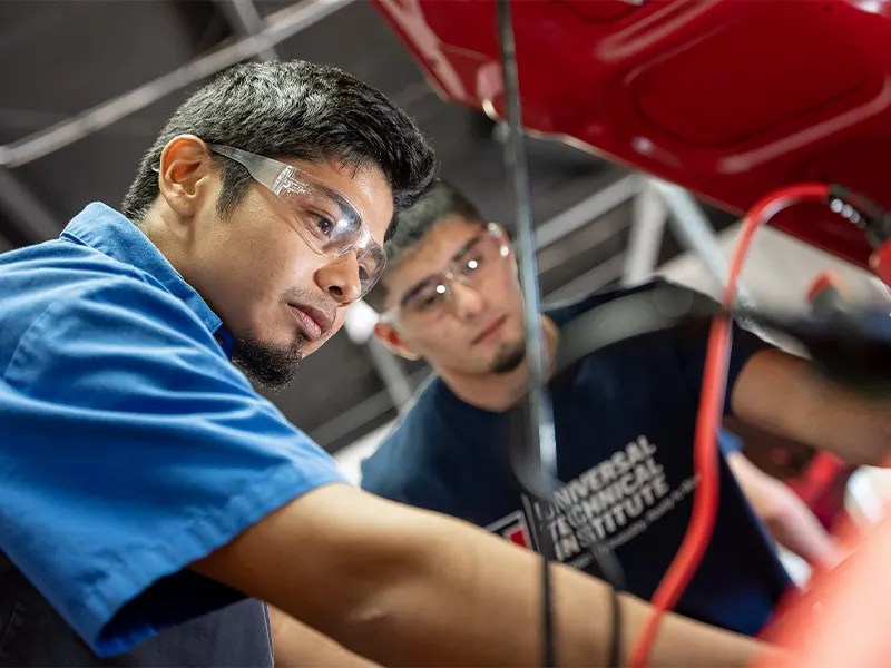 Trade School Near Naperville, IL UTI