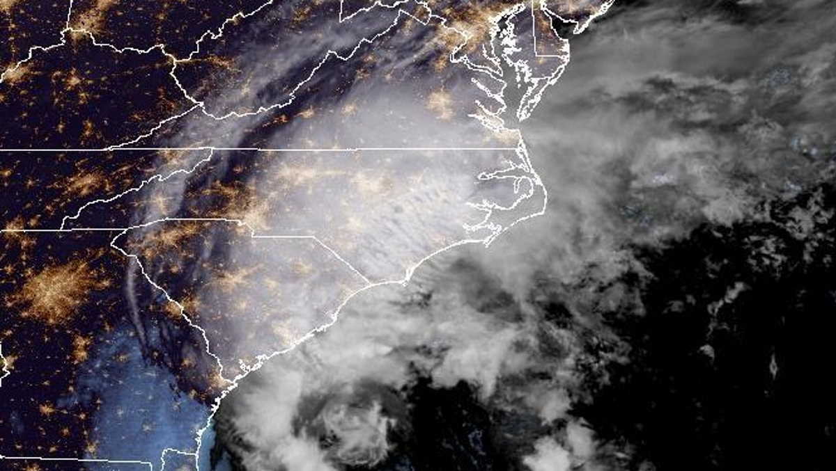 Death toll rises as Hurricane Ian strengthens, expected to hit Carolina