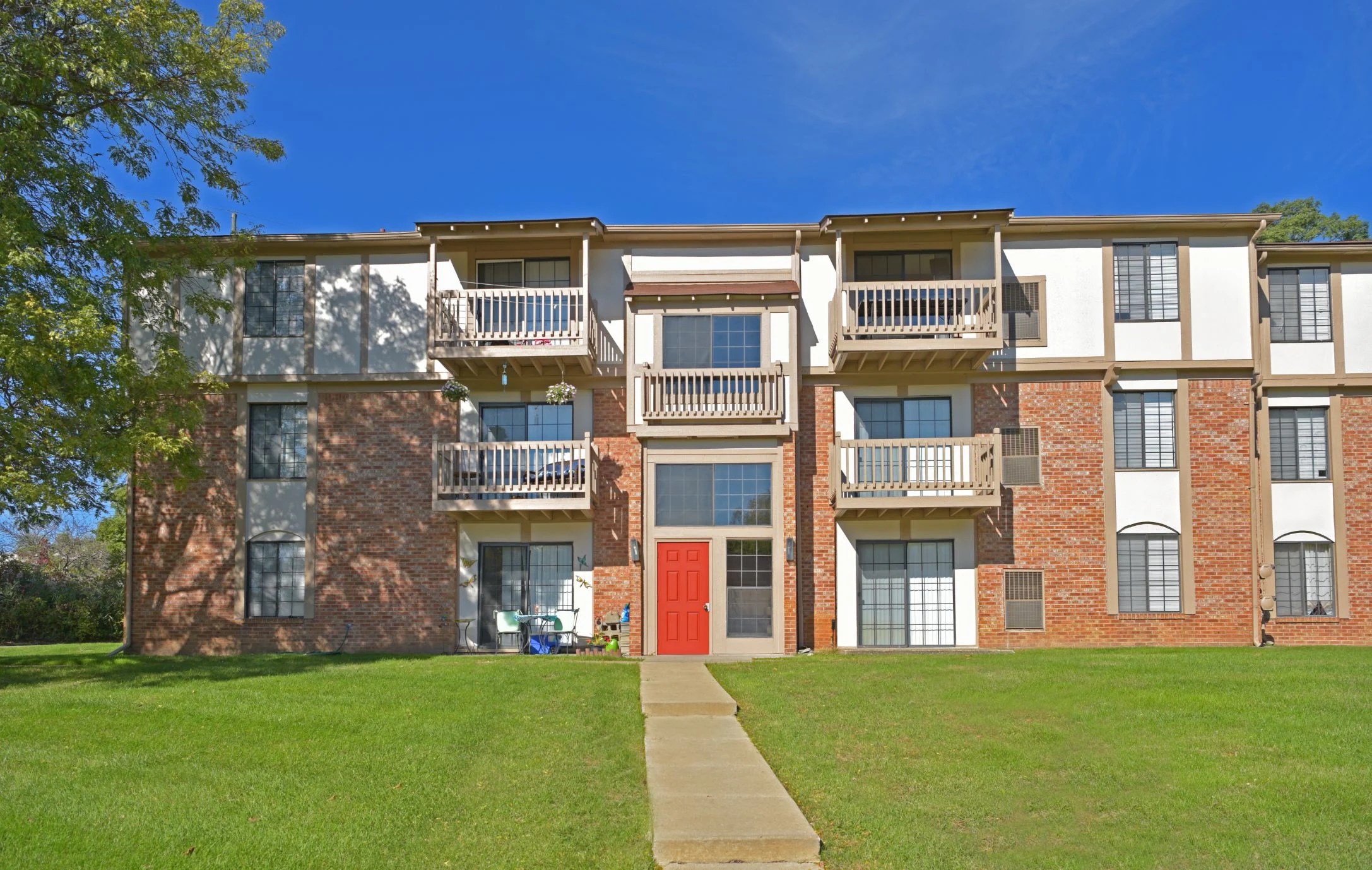 Apartments for Rent in Farmington Hills Cordoba Apartments Photos