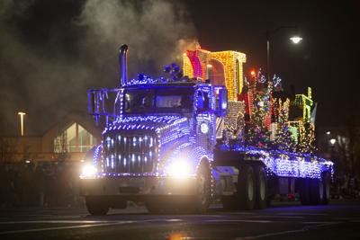 Yakima Christmas Parade 2022 Lighted Holiday Events In Yakima Valley Kick Off With Saturday Parade In Toppenish - Opera News