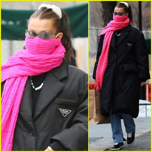 Why does Marty Stuart wear a scarf that covers all of his neck? Opera