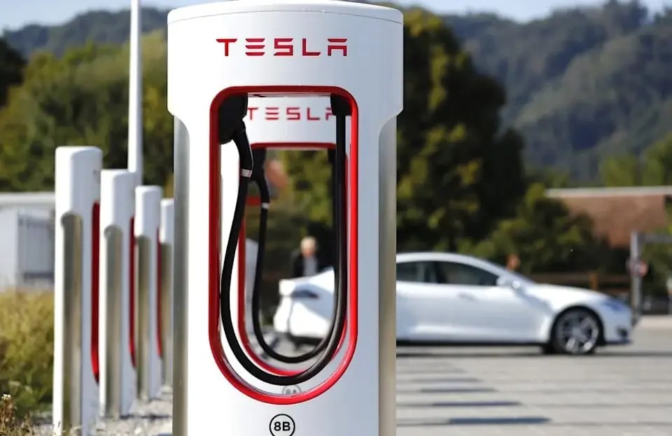 Tesla Plans To Tripple The Supercharger Network By 2023