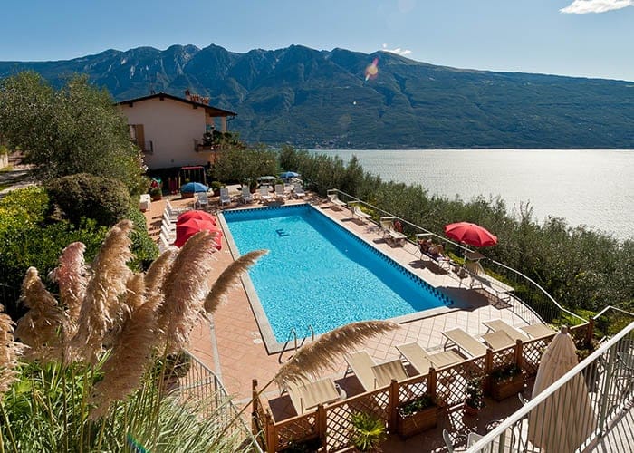 Residenz Erika Tignale Gardasee, Seeblick Apartments in Tignale Pool