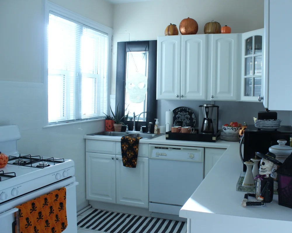 Spooky Halloween Kitchen Decorations to Spice Up Your Mood