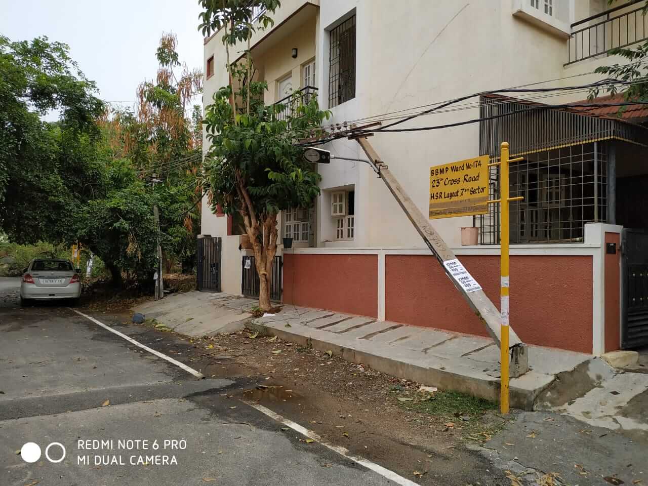 HSR Layout is powerless after yesterday's rains due to tree and pole collapses 4 HSR Layout is powerless after yesterday's rains due to tree and pole collapses 3