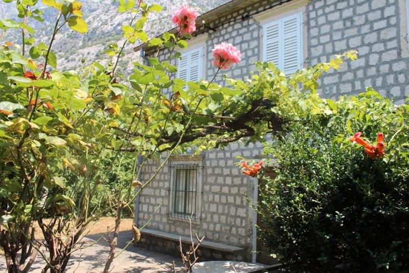 House in Kotor Bay / Perast, For Sale, 3 Bedrooms, 129 m2, Ref 11440