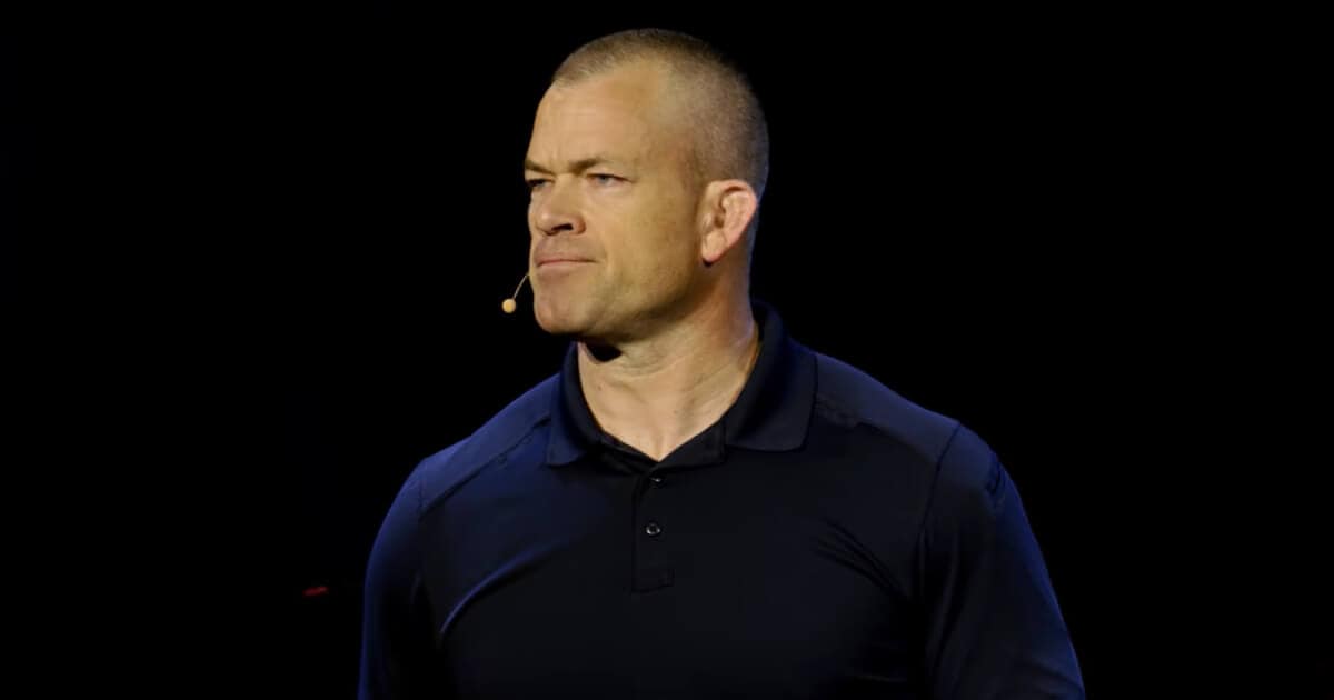 Navy SEAL Jocko Willink Shares a Message to the Fallen in Powerful