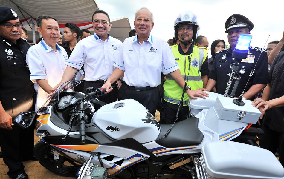 Unit Rondaan Bermotosikal PDRM Astro Awani