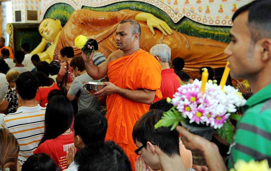 Sekitar sambutan Hari Wesak 2014 Astro Awani