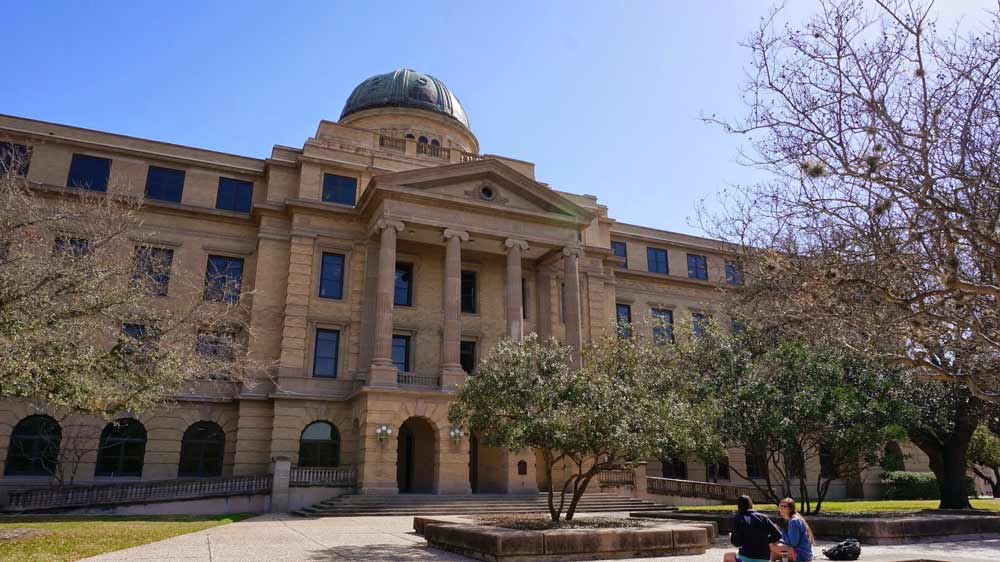 Residence Life Texas A&M University Page 3 Live at the Heart of the Aggie Experience