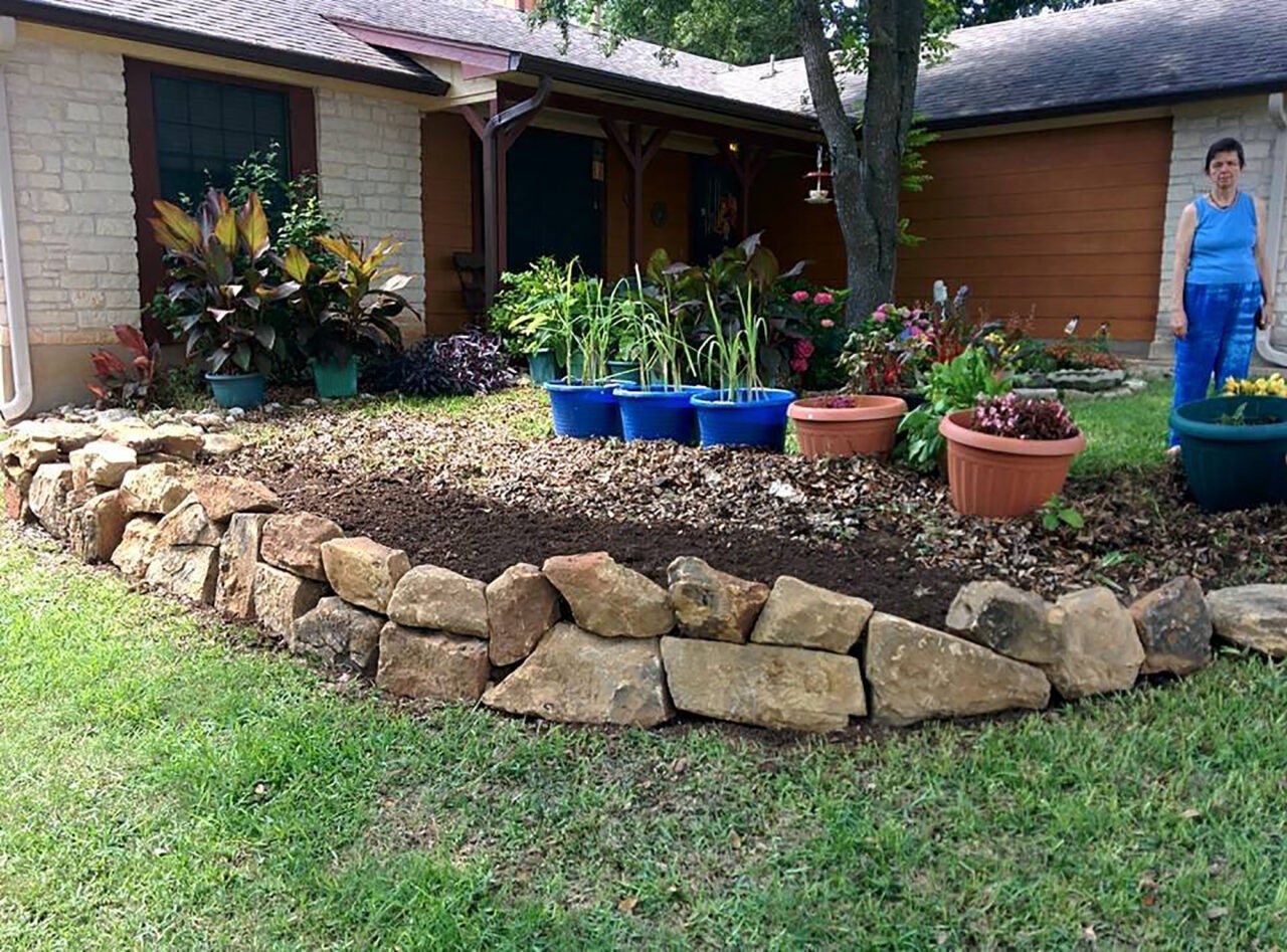 Resolution Gardens Grow Food. We'll Help.