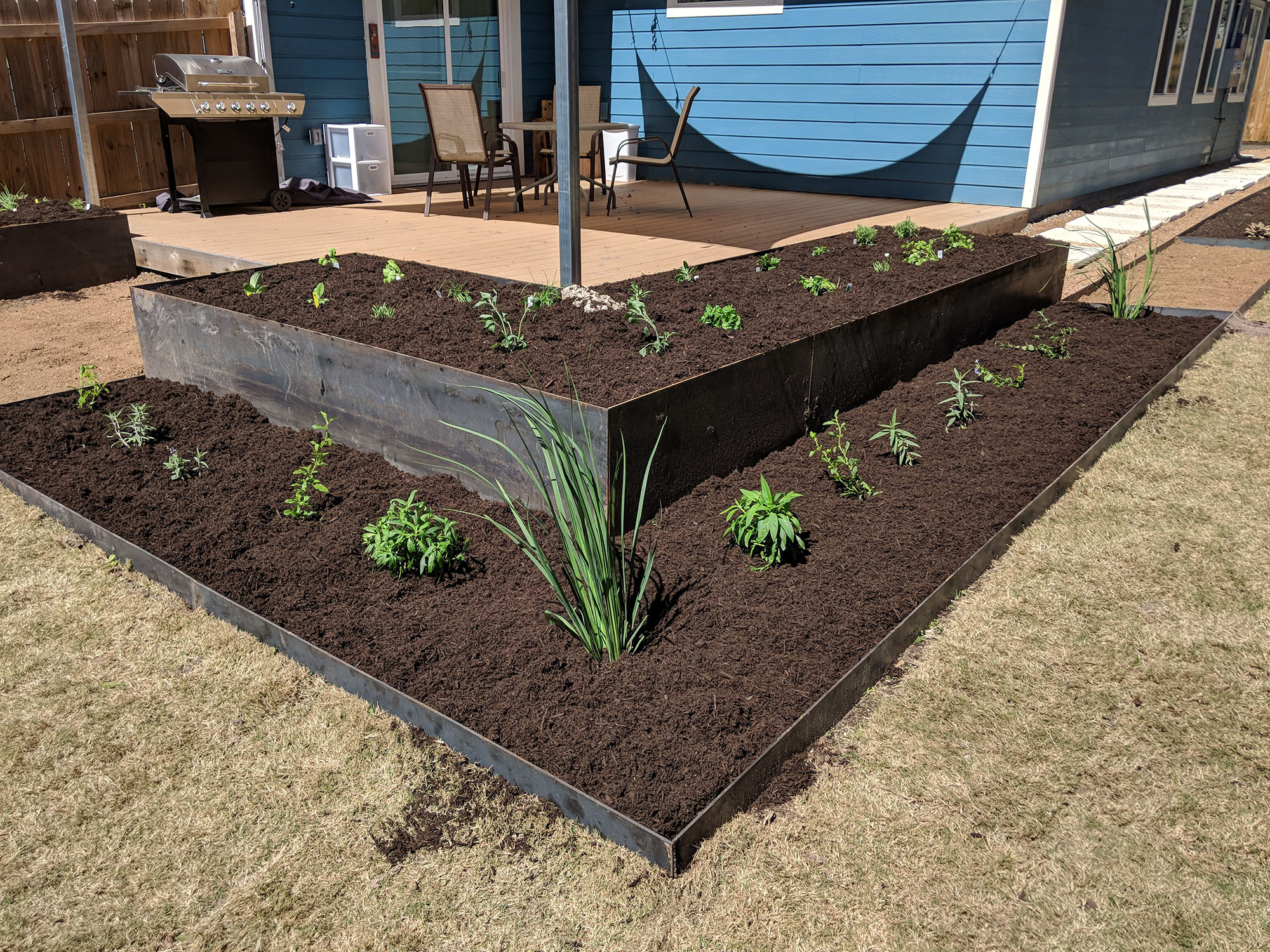 Resolution Gardens Grow Food. We'll Help.