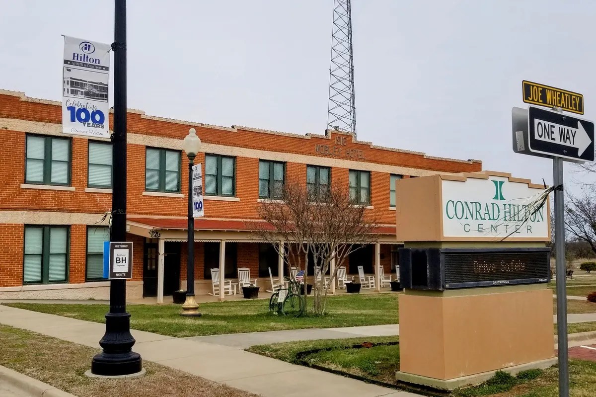 コンラッド・ヒルトン・センター テキサスの田舎町にヒルトン創業の地を訪ねて 会員制ホテル今昔物語 resortboy's blog