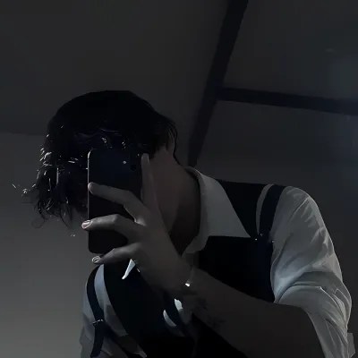 Rich Korean BF - AI Character Chat | PolyBuzzAI