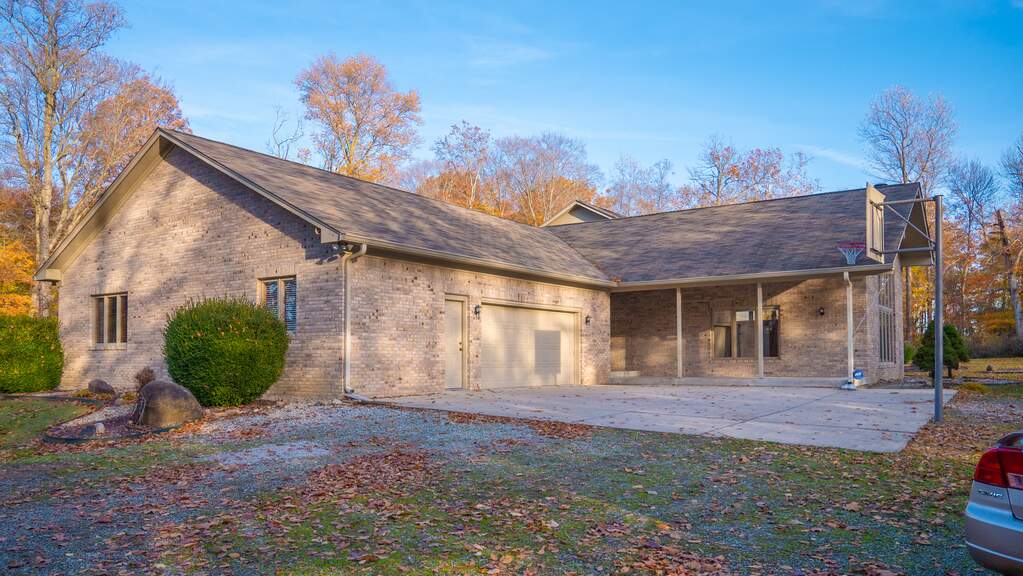 1685 N Matthews Road, Greenwood, IN 46143 MLS 21960910 properties