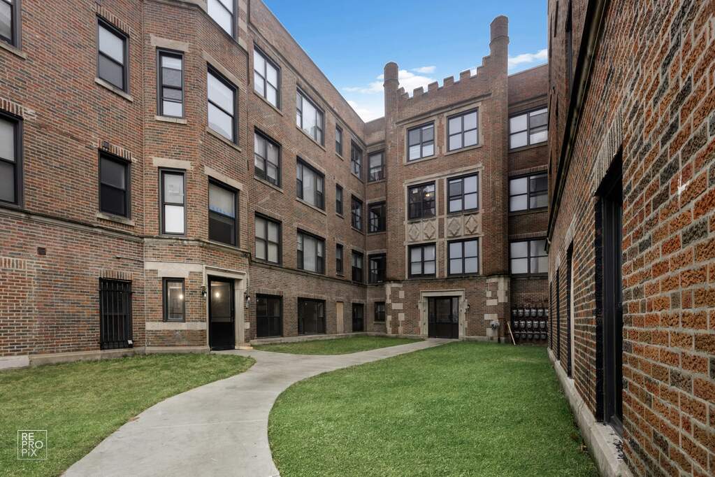 7109 S Avenue 71092B, Chicago, IL 60649 MLS 11708389