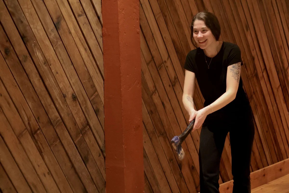 Axe Throwing, Victoria