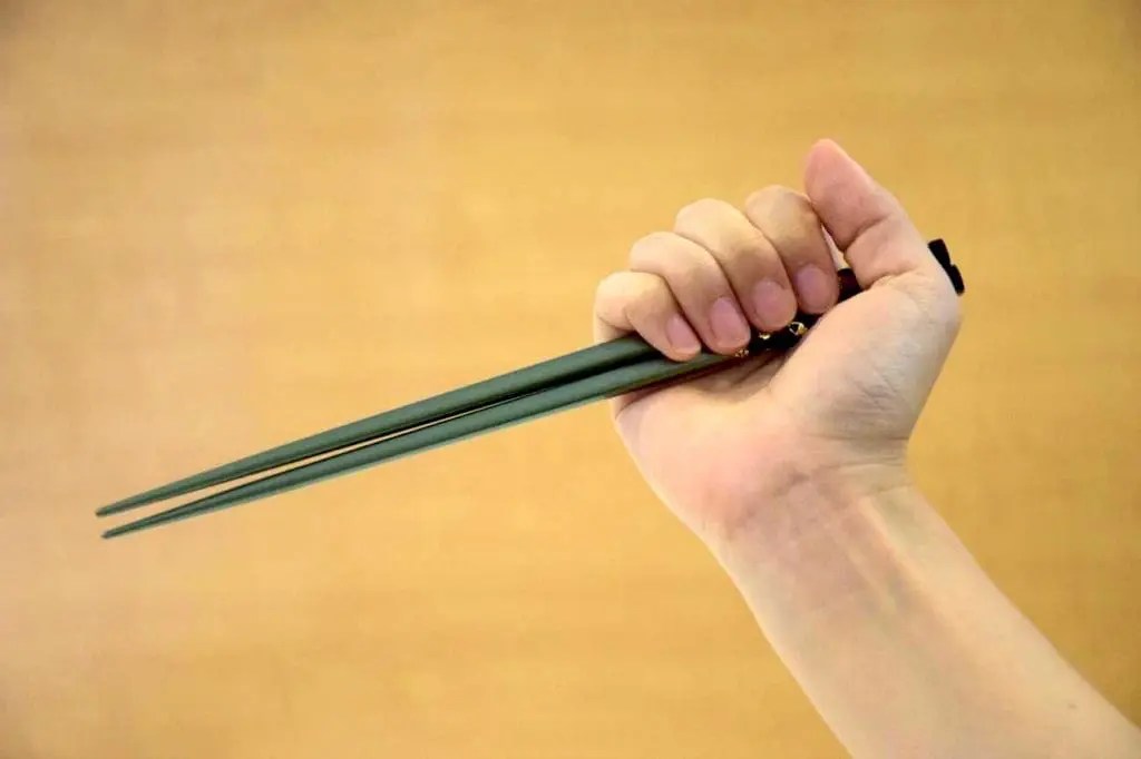 How To Hold Chopsticks Japanese Style