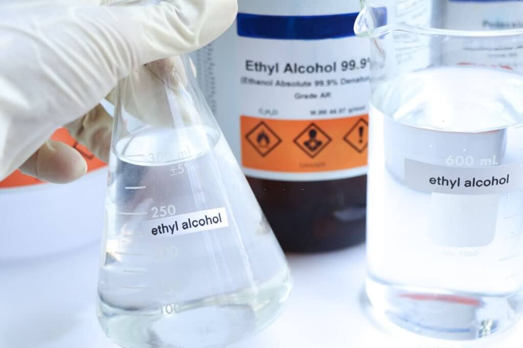 Ethanol vs Isopropyl Alcohol Which Works Better With CHG Applicator