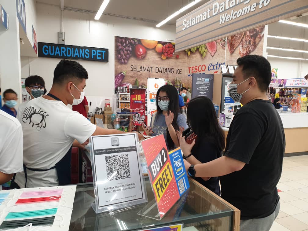 Face Mask Roadshow with Tigo The Tiger at Tesco Sungai Dua, Penang