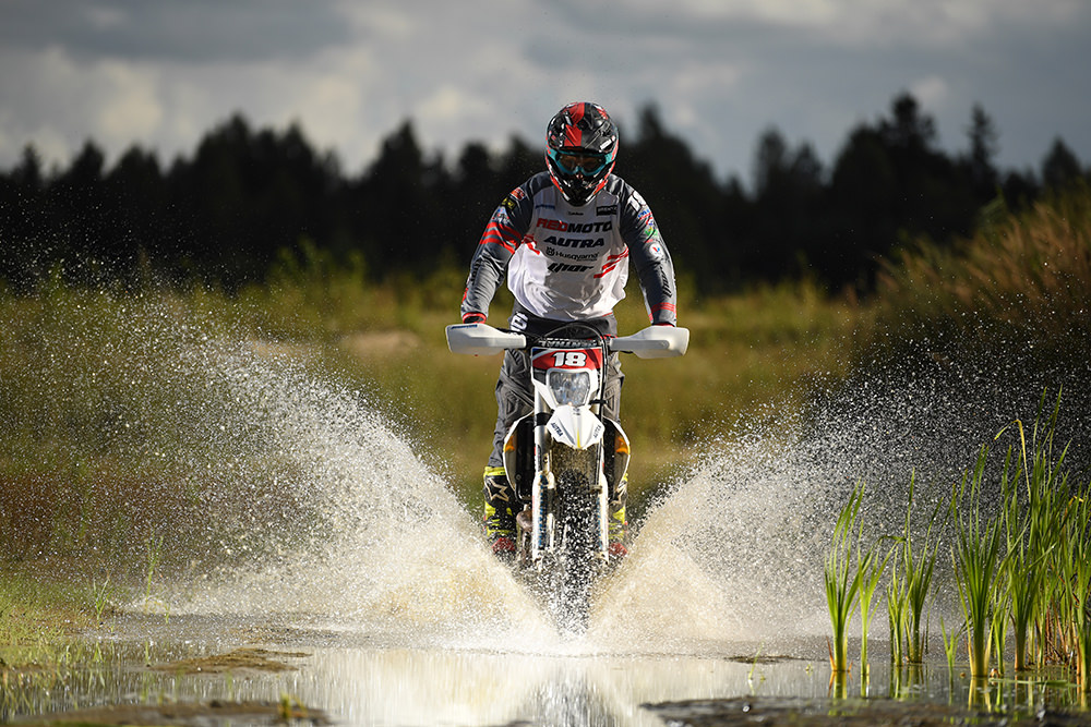 NIKON 全新小黑 AF-S NIKKOR 70-200mm f/2.8E FL ED VR 為專業攝影師提供絶佳機動性