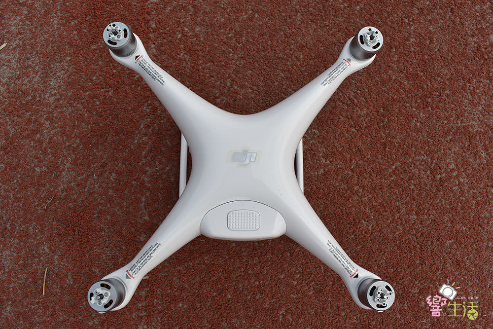 開箱》大疆 DJI  Phantom 4 Pro 空拍機 開箱文｜五向感知避障、一吋感光元件