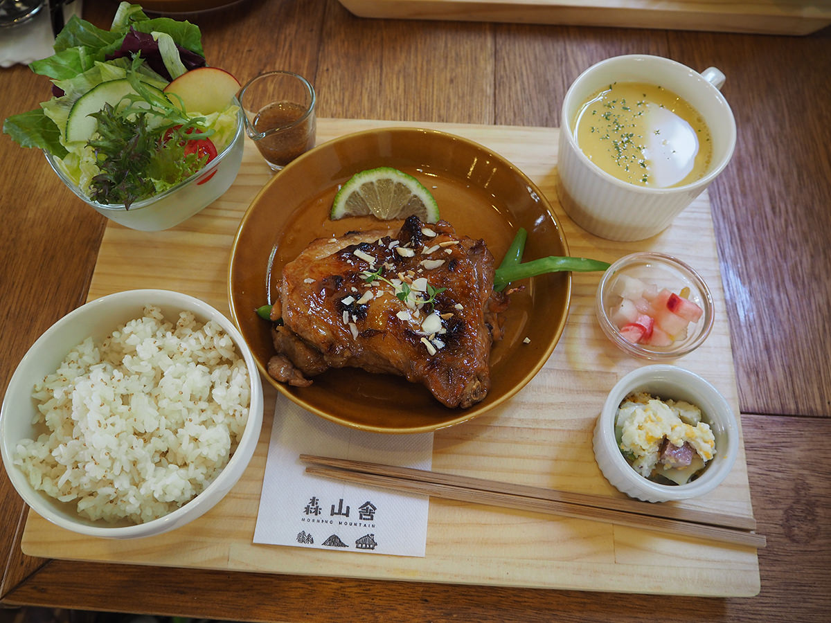 食記》花蓮早午餐｜日式老房 「森山舍」文青復古風 採光環境優美