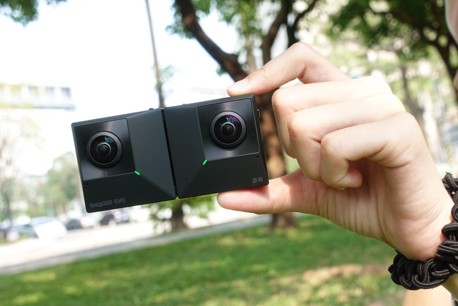 評測》 Insta360 EVO 折疊式180度 3D影像 與360度全景功能｜開箱評測