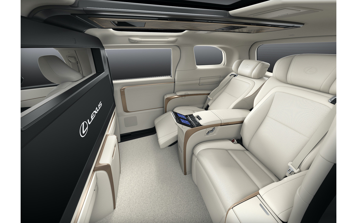 【レクサス LM 新型】今秋より待望の日本導入へ、最高級ミニバンが世界初公開 爆報トレンドチャート