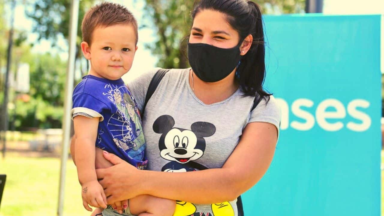 ¿Hasta que edad se paga la Ayuda Escolar 2022? ¿Cómo cobrarla? Respuestas