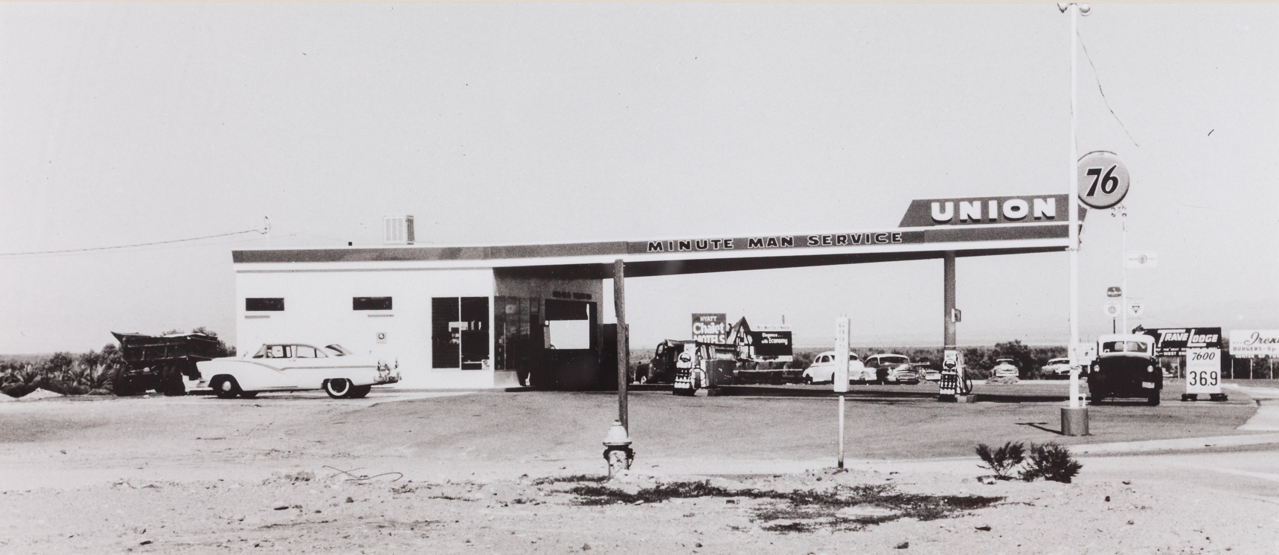 Ed Ruscha, Gasoline Stations portfolio)