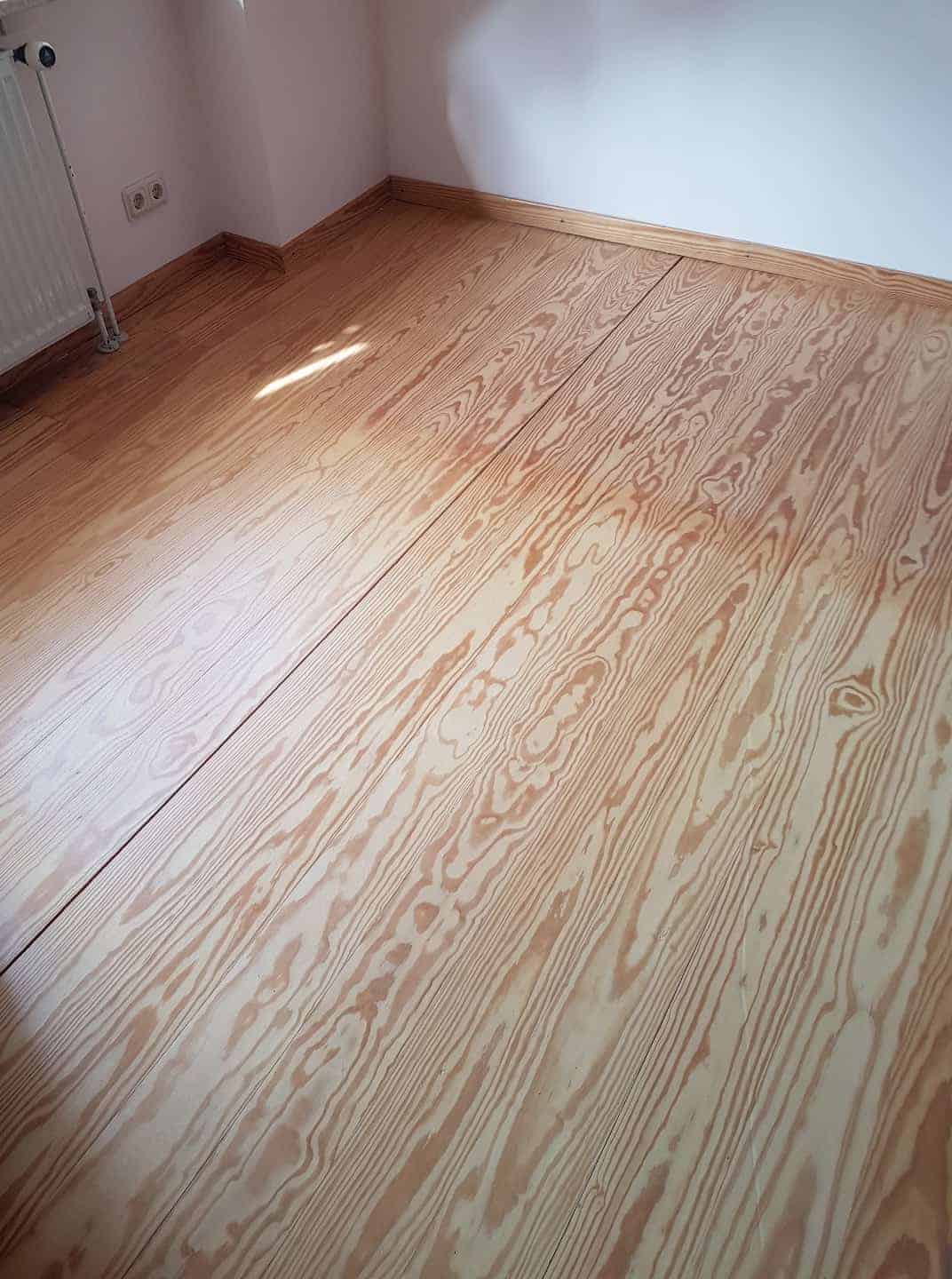 Red Pine Dielen 77.5 m2 + Fußleisten kaufen Baustoffe kaufen auf restado