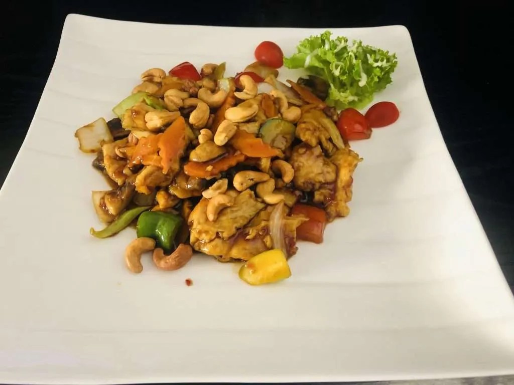 36 Poulet impérial Gongbao Restaurant Papillon