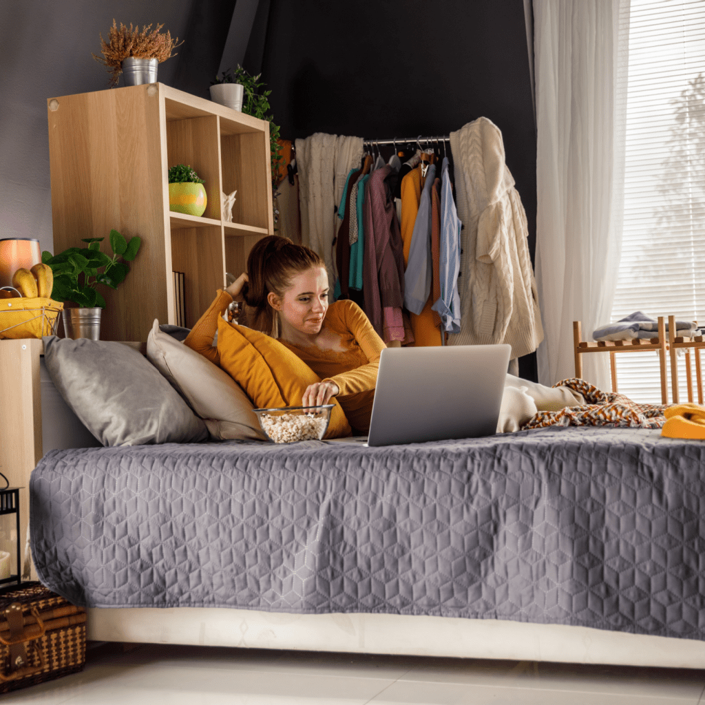 Should You Snack in Bed? Picnic with Your Pillows? Restonic