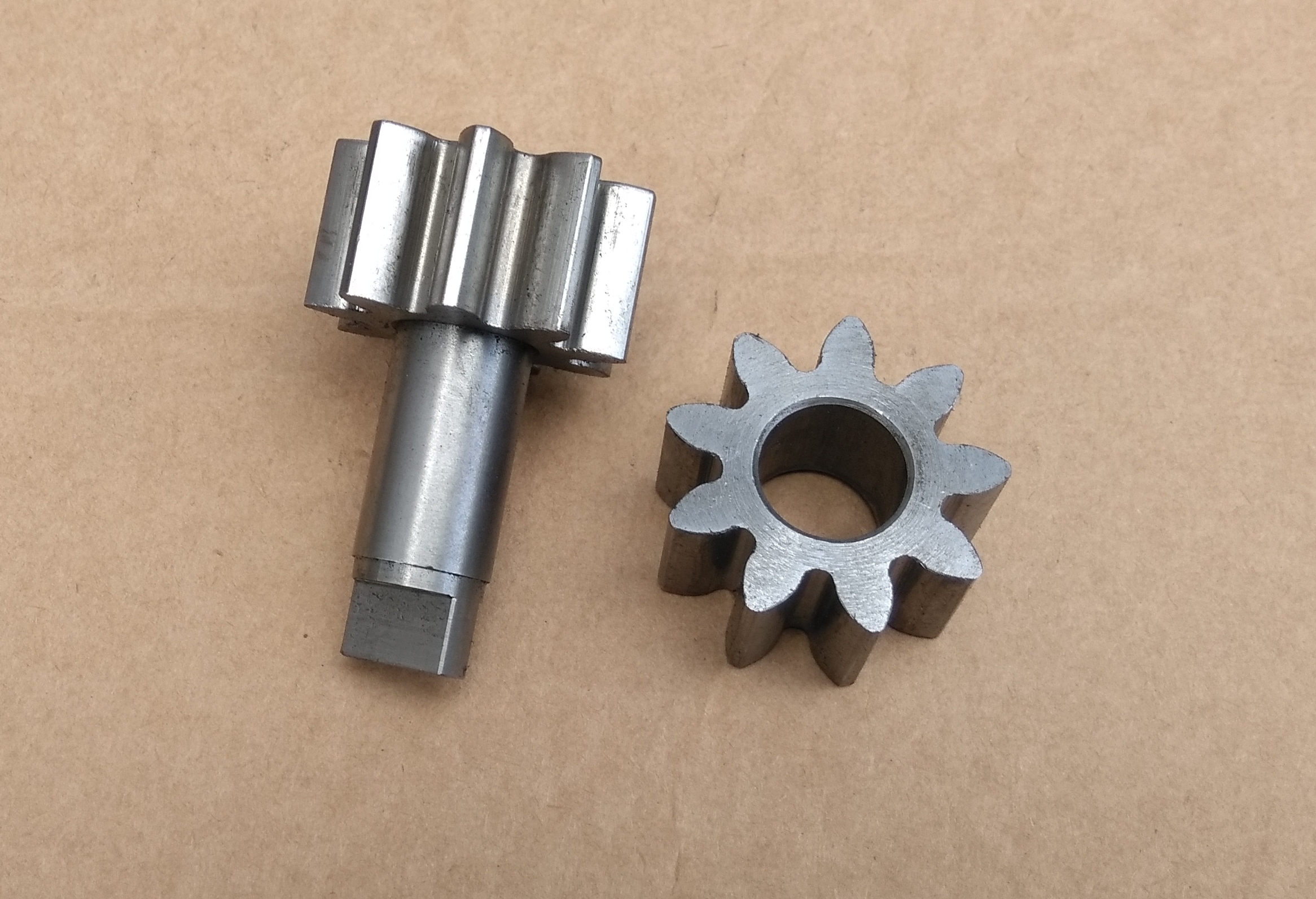 NOS gears for oil pump 17 mm for split and oval Virtanen Restoration Panels