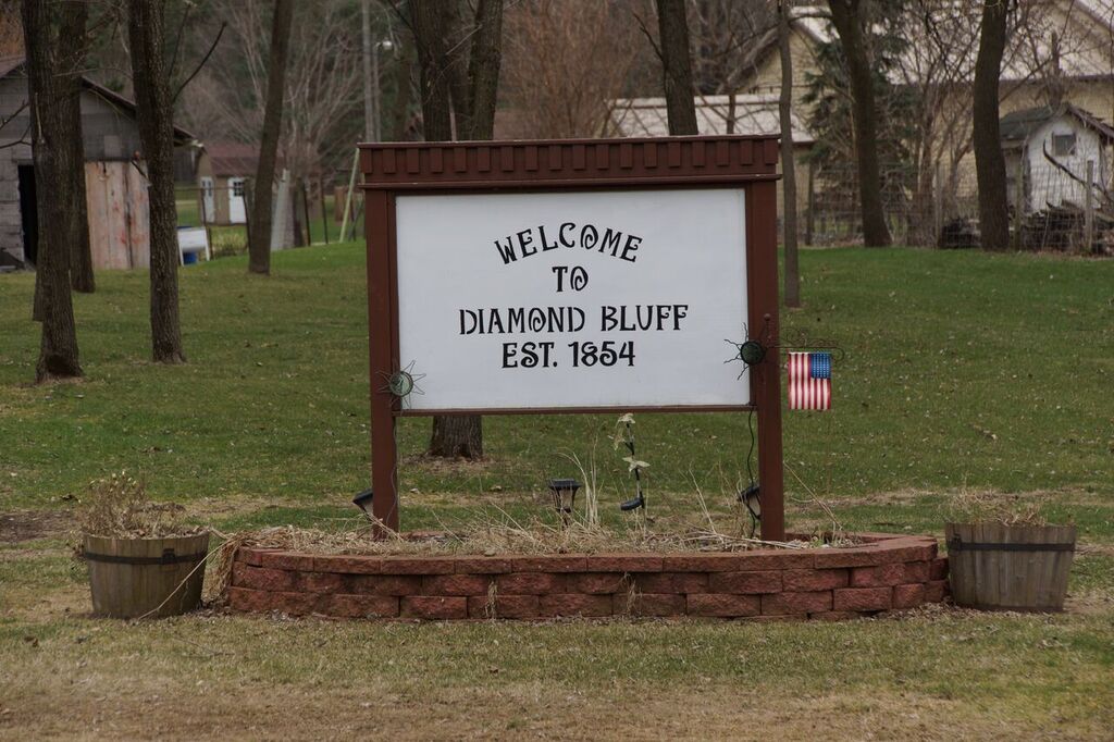 Living in Diamond Bluff Newest Listings