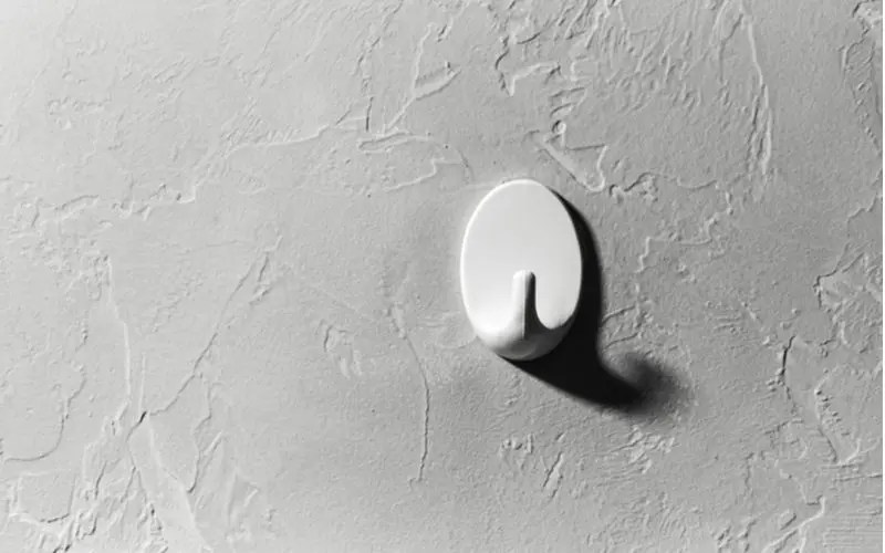 Hanging Heavy Pictures Without Nails In 3 Easy Steps